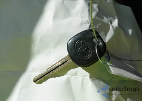 2005 Toyota Corolla Ce z USA, uszkodzony, nr VIN 1NXBR32E55Z500739